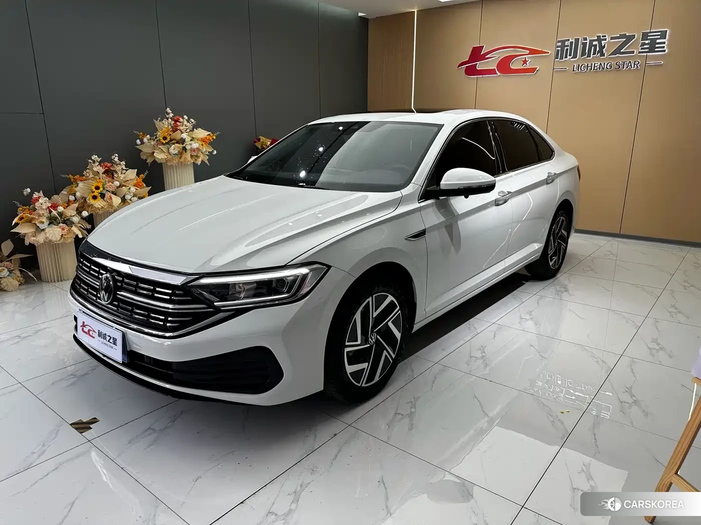 Volkswagen Sagitar 2024 Белый из Китая, фото 2