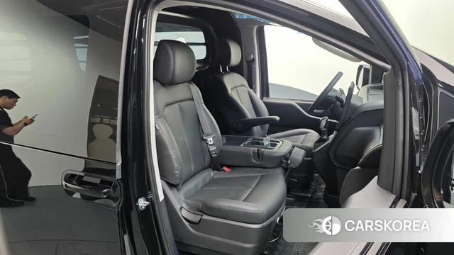 Hyundai Staria 2025 Черный из Кореи, фото 2