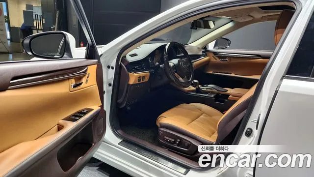 Lexus New ES300h id 2673678 из Кореи 2