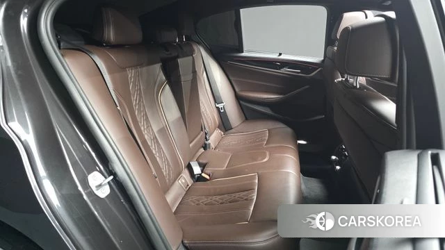 BMW 5 Series (G30) 2019 Серый из Кореи, фото 2