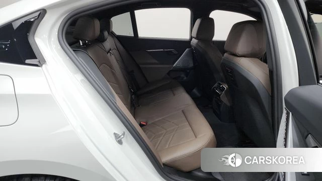 BMW 5 Series (G60) 2025 Белый из Кореи, фото 2