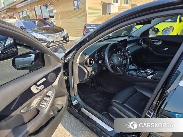 Mercedes-Benz C-Class W205 2019 Темно-зеленый из Кореи, фото 2