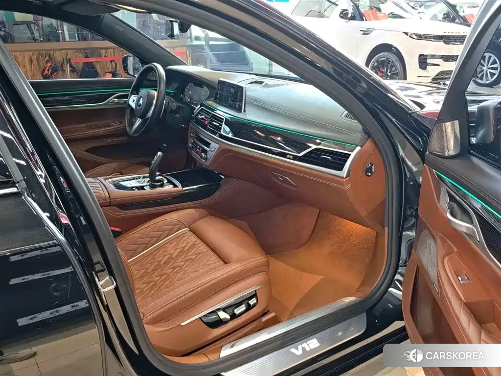 BMW 7 series 2023 Черный из Китая, фото 2