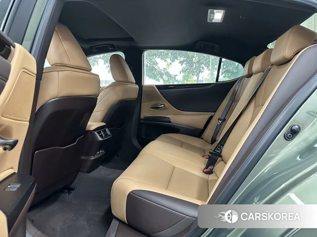 Lexus ES 2021 Зеленый из Китая, фото 2