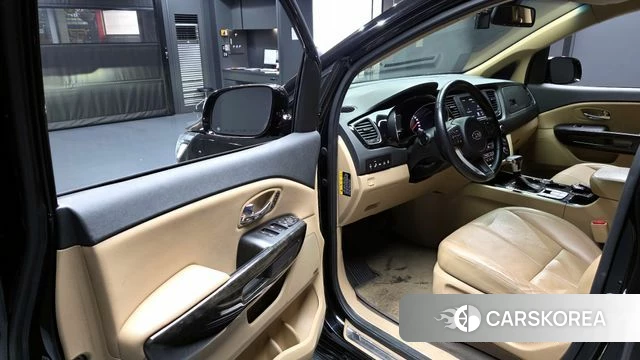 Kia The New Carnival 2019 Черный из Кореи, фото 2