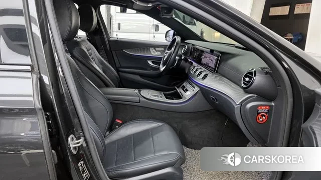 Mercedes-Benz E-Class W213 2023 Серый из Кореи, фото 2