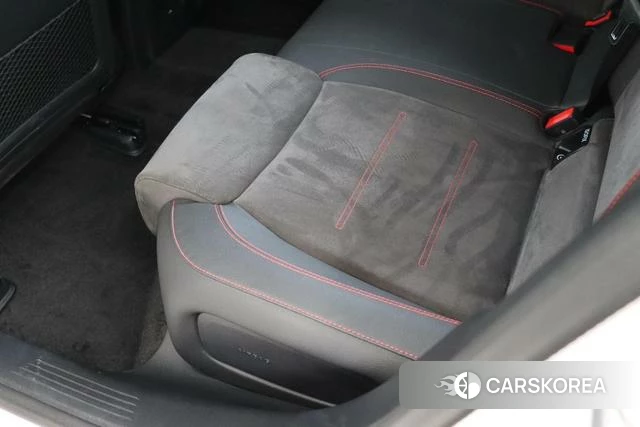 Mercedes-Benz Class A 2023 Белый из Китая, фото 2