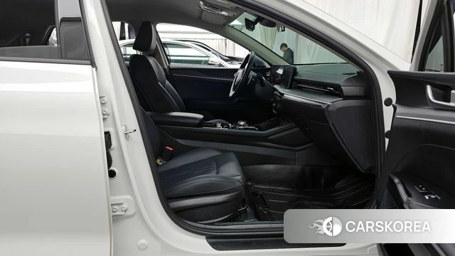 Kia The New K5 3rd generation 2024 Белый из Кореи, фото 2