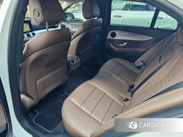 Mercedes-Benz E-Class W213 2019 Белый из Кореи, фото 2