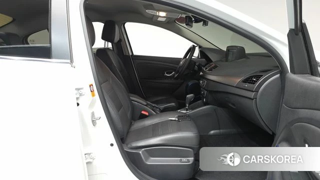 Renault Korea (Samsung) SM3 Z.E. 2019 Белый из Кореи, фото 2