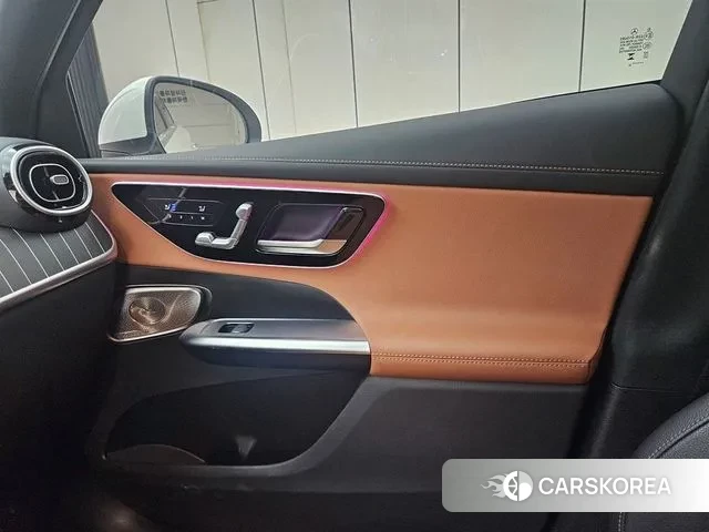 Mercedes-Benz GLC-Class X254 2024 Белый из Кореи, фото 2