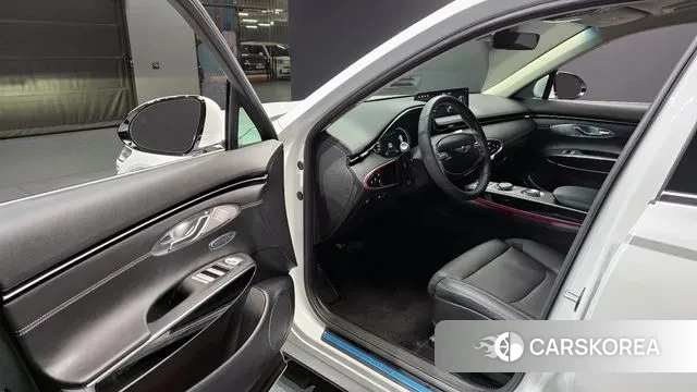 Genesis GV70 2024 Белый из Кореи, фото 2