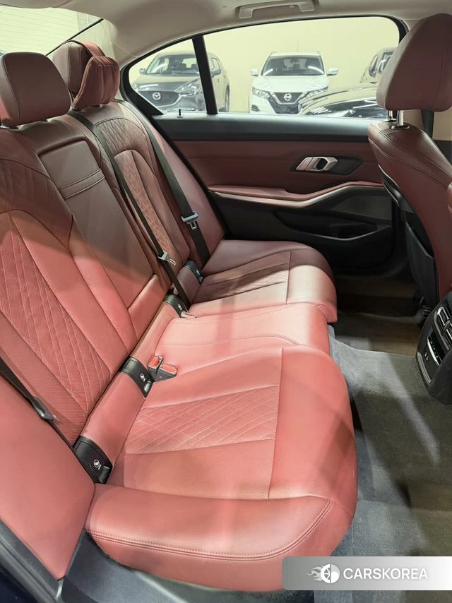 BMW 3 series 2022 Черный из Китая, фото 2