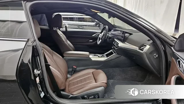 BMW 4 Series (G22) 2024 Черный из Кореи, фото 2