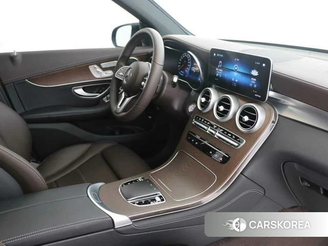 Mercedes-Benz GLC 2021 Черный из Китая, фото 2