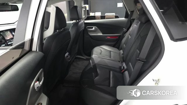 Kia Niro Plus 2022 Белый из Кореи, фото 2