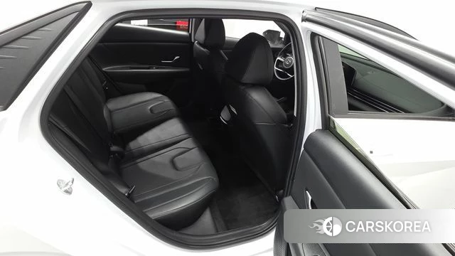 Hyundai Avante (CN7) 2023 Белый из Кореи, фото 2
