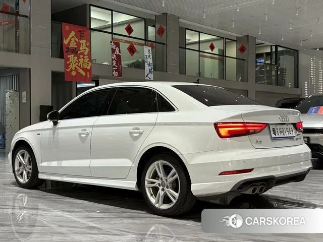 Audi A3 2021 Белый из Китая, фото 2