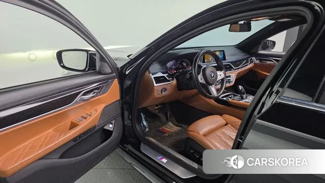 BMW 7 Series (G11) 2020 Черный из Кореи, фото 2