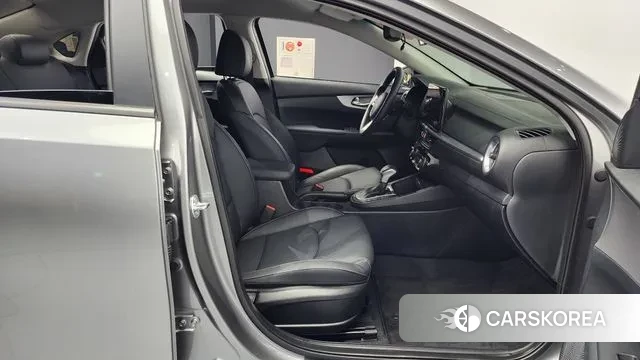 Kia The New K3 2nd generation 2024 Серебряный из Кореи, фото 2