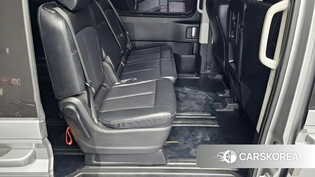 Hyundai Staria 2023 Серебряный из Кореи, фото 2