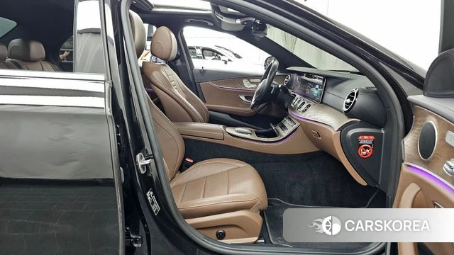 Mercedes-Benz E-Class W213 2021 Черный из Кореи, фото 2