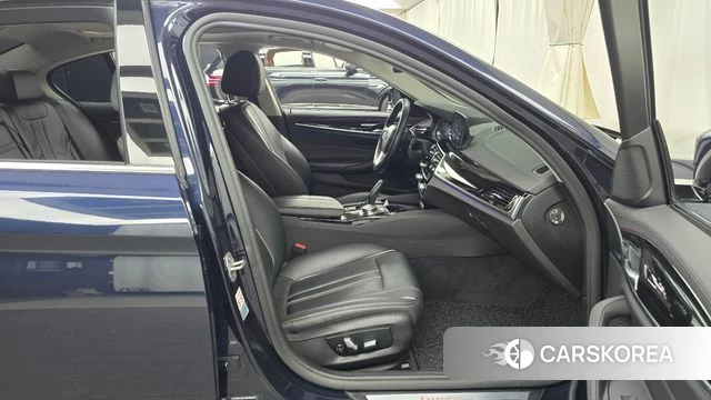 BMW 5 Series (G30) 2018 Синий из Кореи, фото 2