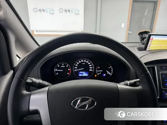 Hyundai The New Grand Starex 2019 Серебристо-серый из Кореи, фото 2