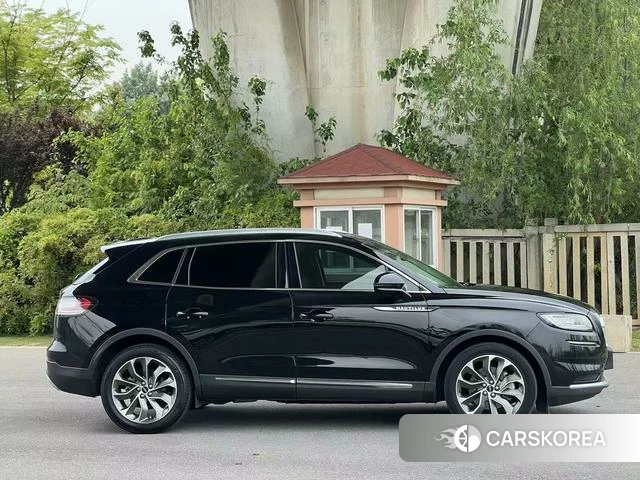 Lincoln Navigator 2022 Черный из Китая, фото 2