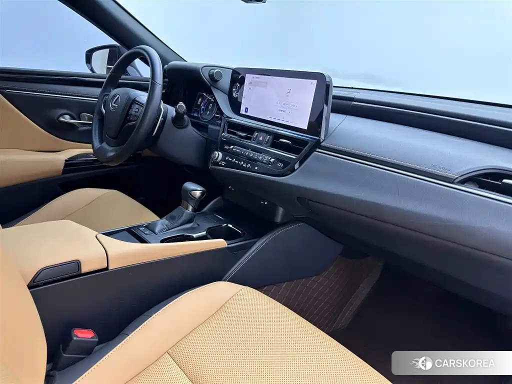 Lexus ES 2023 Champagne/brown из Китая, фото 3