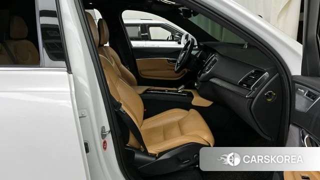 Volvo XC90 second Generation 2022 Белый из Кореи, фото 2