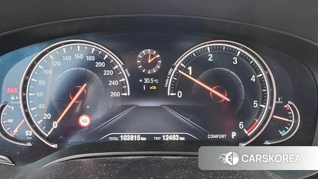 BMW 5 Series (G30) 2018 Белый из Кореи, фото 2