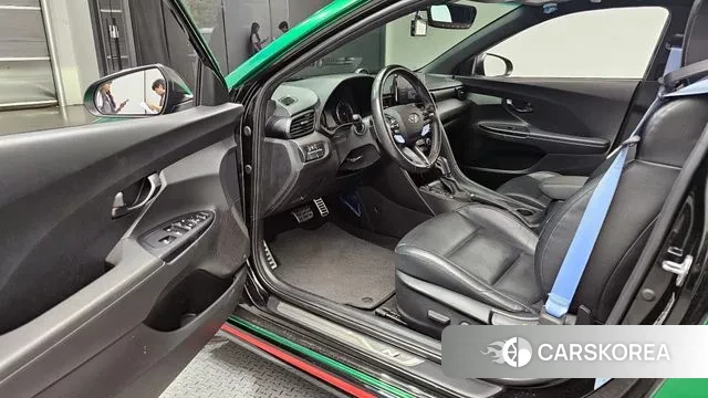 Hyundai Veloster (JS) 2021 Зеленый из Кореи, фото 2