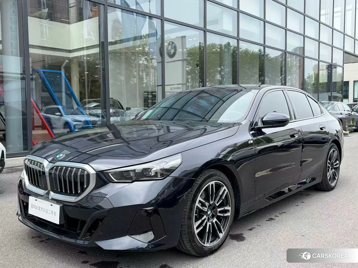 BMW 5 series (imported) 2024 Черный из Китая, фото 2