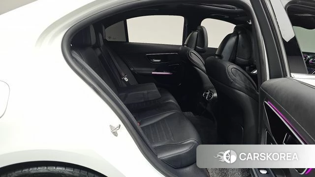 Mercedes-Benz C-Class W206 2022 Белый из Кореи, фото 2