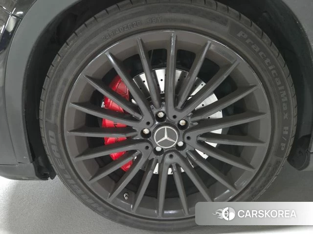 Mercedes-Benz GLA-Class X156 2018 Черный из Кореи, фото 2
