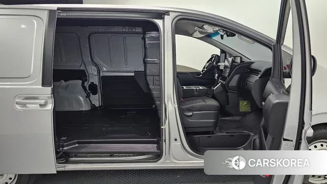 Hyundai Staria 2022 Серебряный из Кореи, фото 2