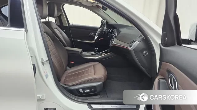 BMW 3 Series (G20) 2020 Белый из Кореи, фото 2