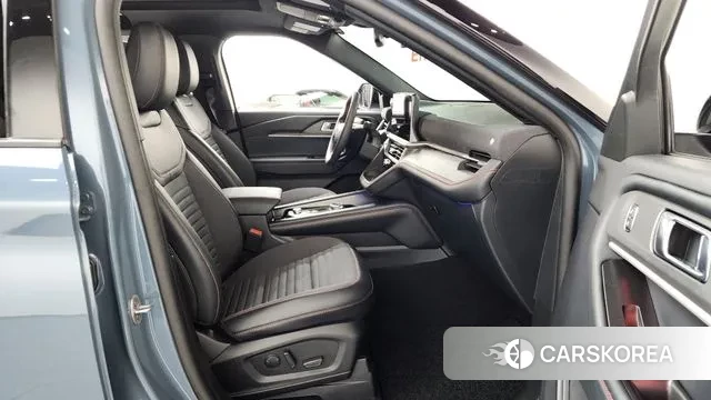 Ford Explorer 6th Generation 2025 Небесно-голубой из Кореи, фото 2