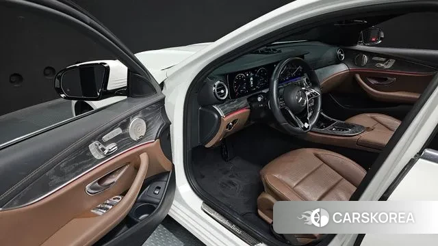 Mercedes-Benz E-Class W213 2022 Белый из Кореи, фото 2