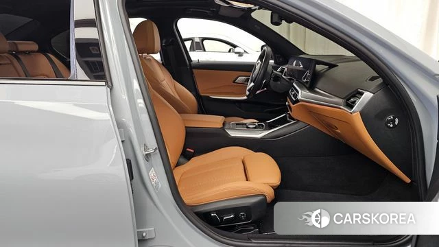 BMW 3 Series (G20) 2024 Светло-серебряный цвет из Кореи, фото 2
