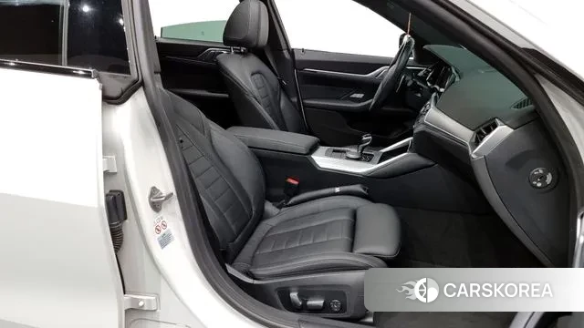 BMW 4 Series (G22) 2023 Белый из Кореи, фото 2