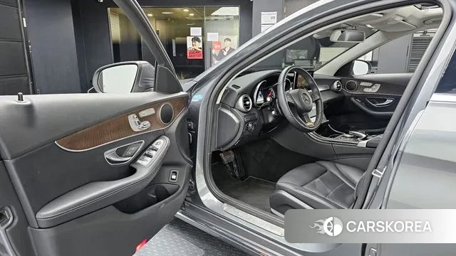 Mercedes-Benz C-Class W205 2018 Серый из Кореи, фото 2