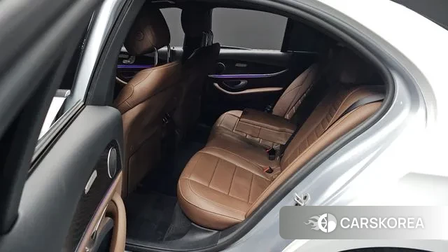 Mercedes-Benz E-Class W213 2022 Белый из Кореи, фото 2