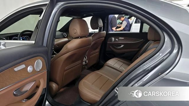 Mercedes-Benz E-Class W213 2021 Серый из Кореи, фото 2