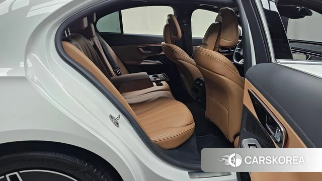 Mercedes-Benz E-Class W214 2025 Белый из Кореи, фото 2
