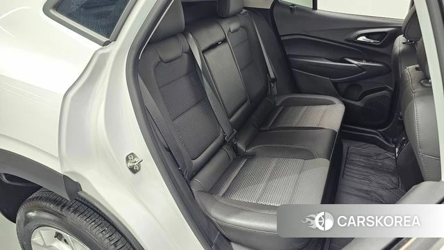 Chevrolet (GM Daewoo) Trax Crossover 2024 Белый из Кореи, фото 2