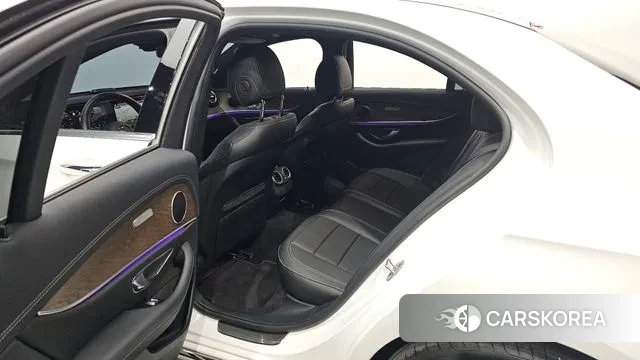 Mercedes-Benz E-Class W213 2022 Белый из Кореи, фото 2