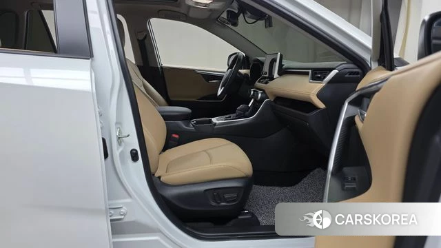 Toyota RAV4 5th Generation 2024 Белый из Кореи, фото 2