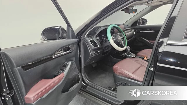 Kia Seltos 2021 Черный из Кореи, фото 2